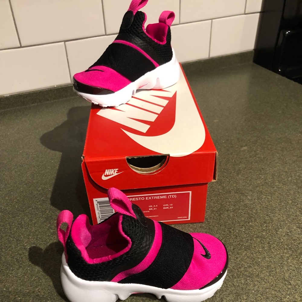 Toddler sneaker 6c Nike Presto extreme cute!